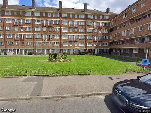 Flat Feltham Road in Greater London