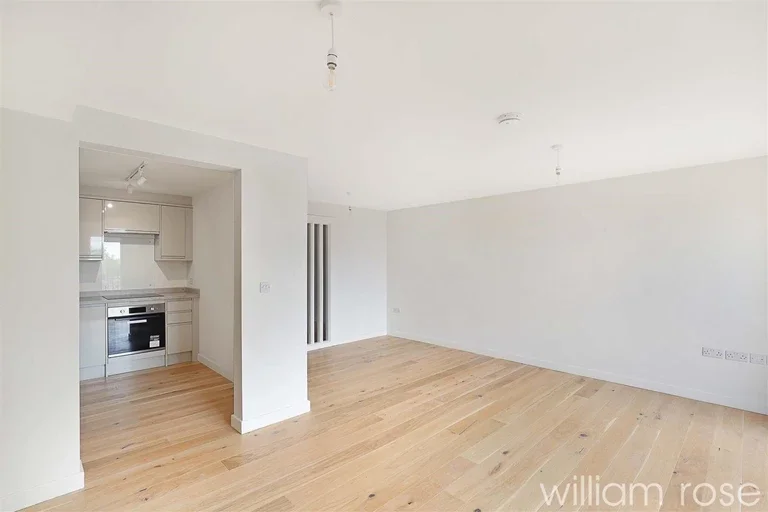 Flat Grove Hill in Greater London