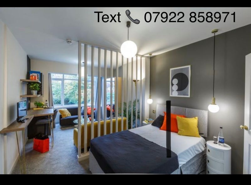 Room Westley Road in Birmingham