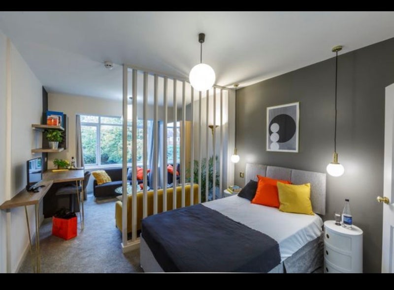Room Westley Road in Birmingham