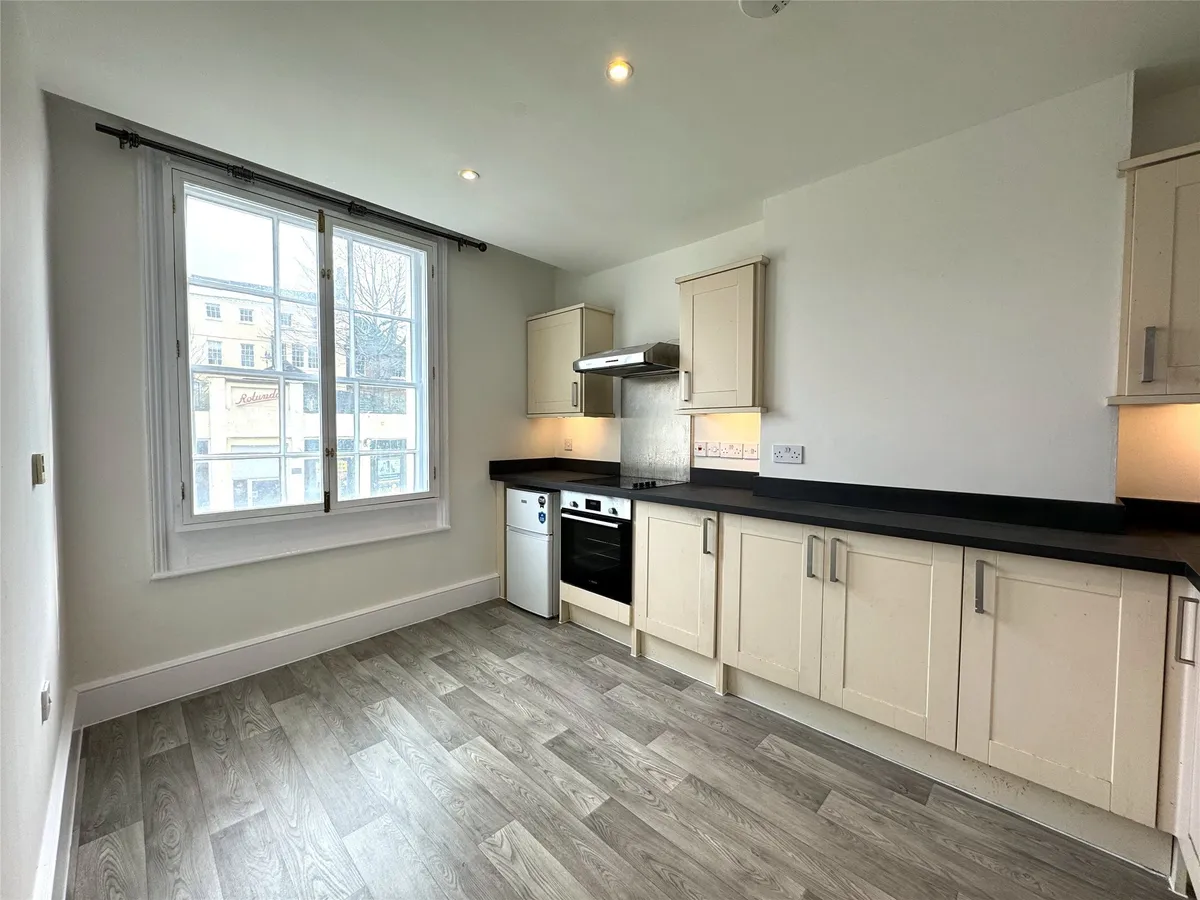 Flat South Street in Mole Valley