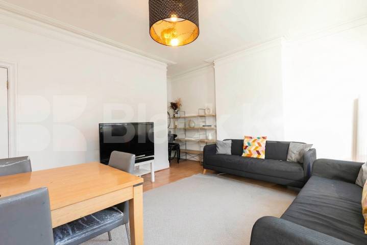 Flat Iverson Road in Greater London
