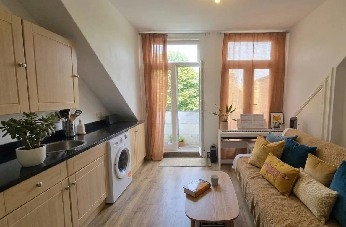 Flat Acton Lane in Greater London