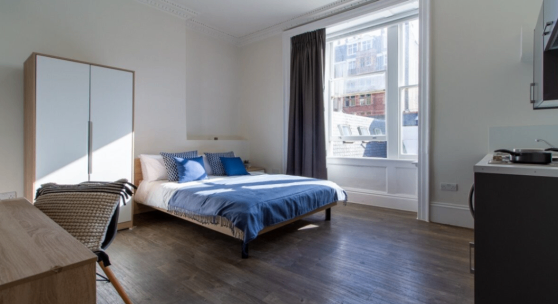 Flat Gower Street in Greater London