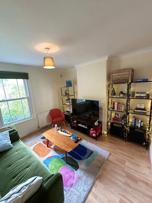 Room Oliphant Street in City of Westminster