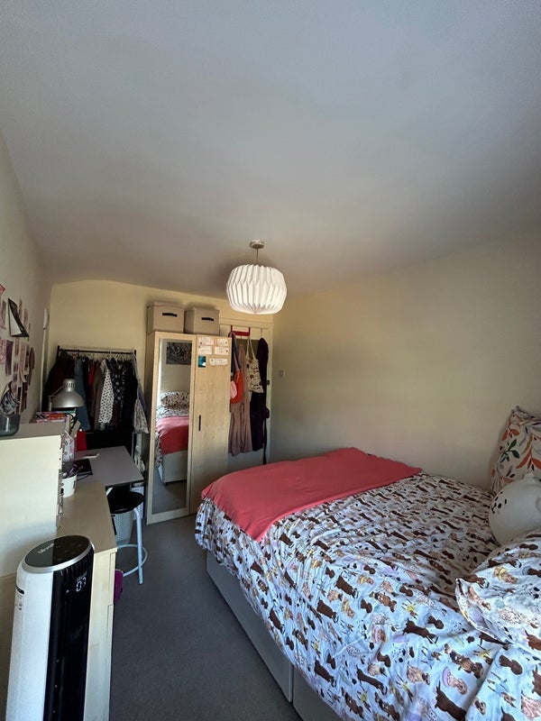 Room Oliphant Street in City of Westminster