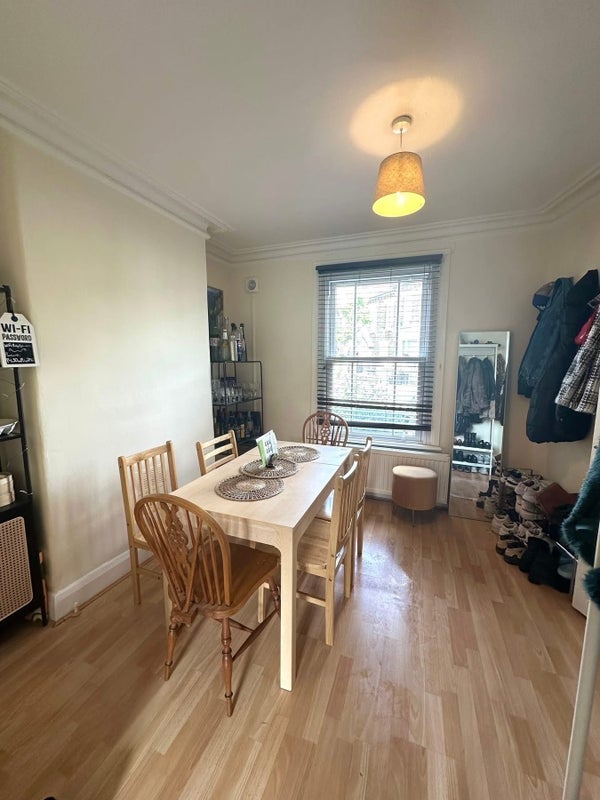 Room Oliphant Street in City of Westminster