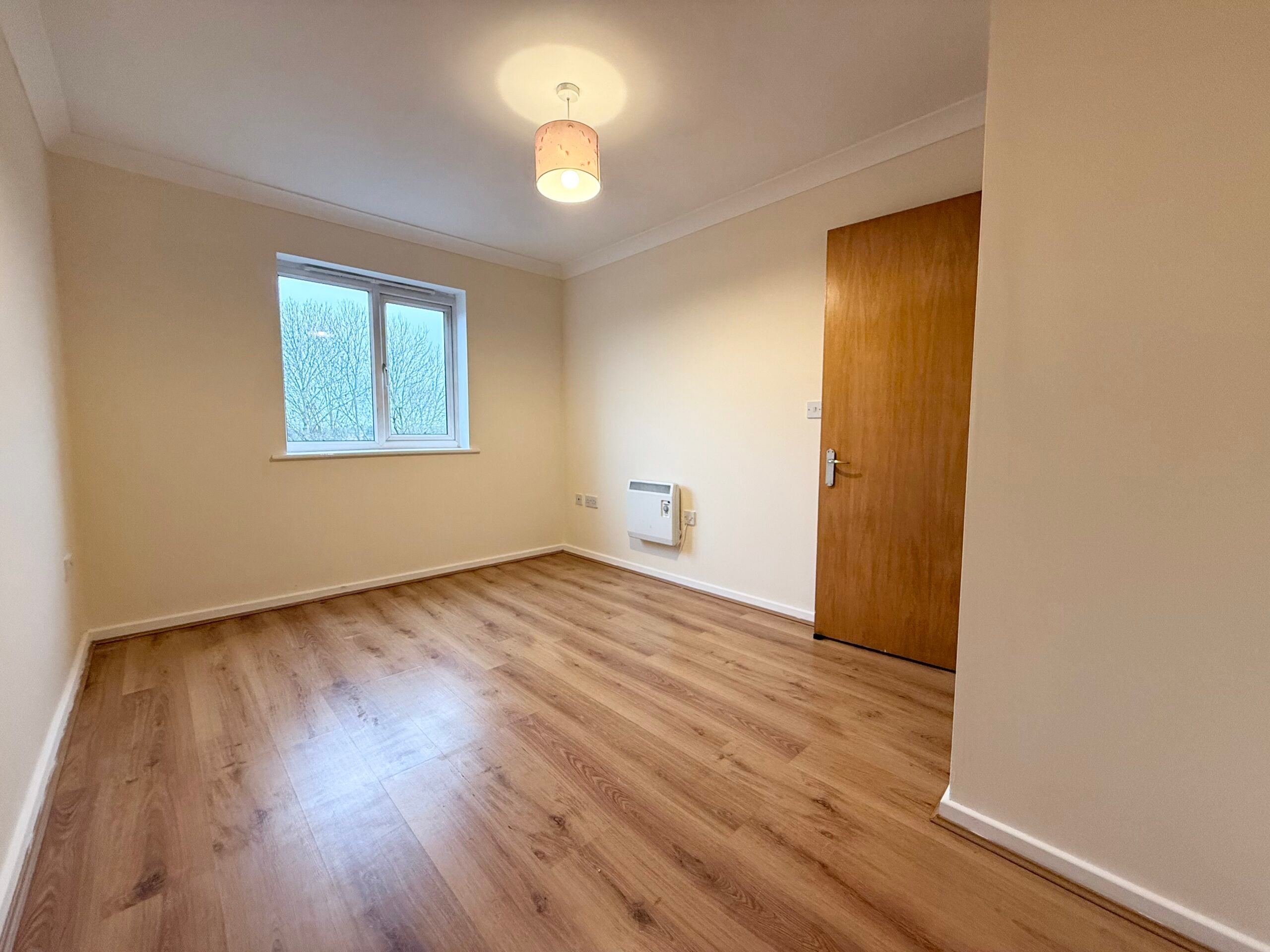 Flat Fellowes Road in Peterborough