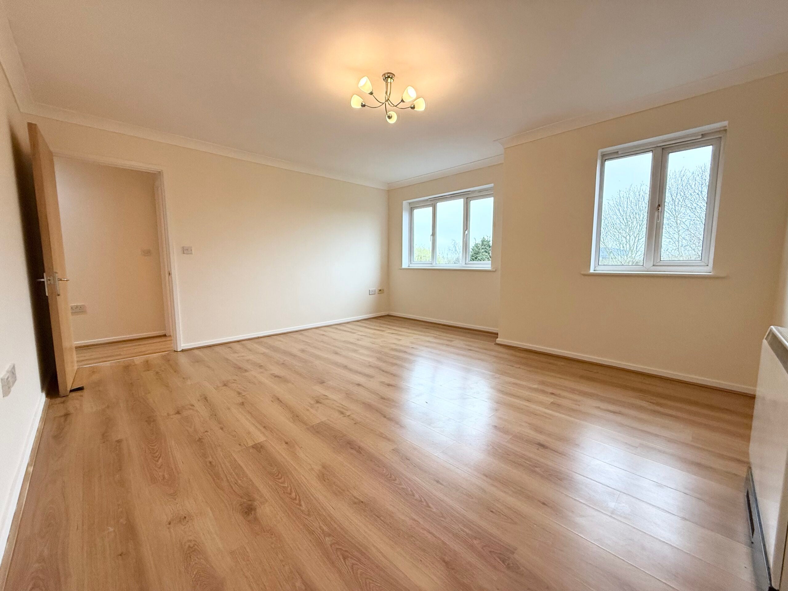 Flat Fellowes Road in Peterborough