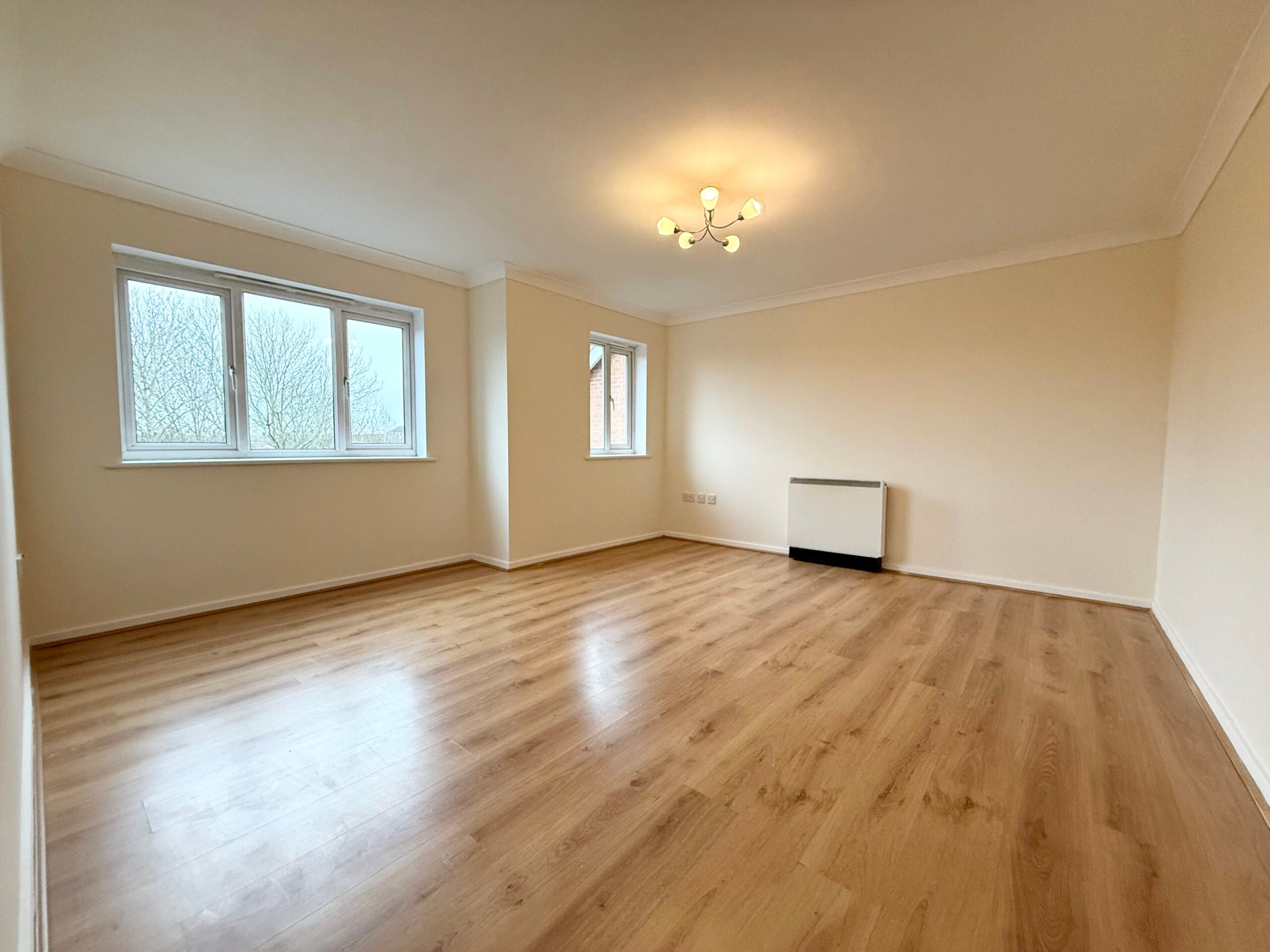 Flat Fellowes Road in Peterborough