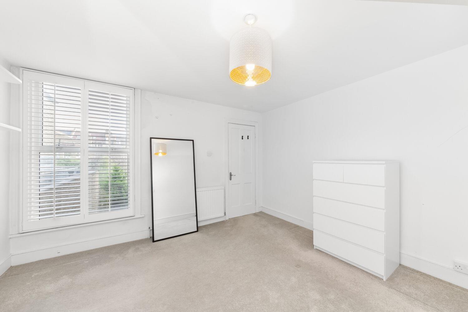 Flat Beckwith Road in Greater London