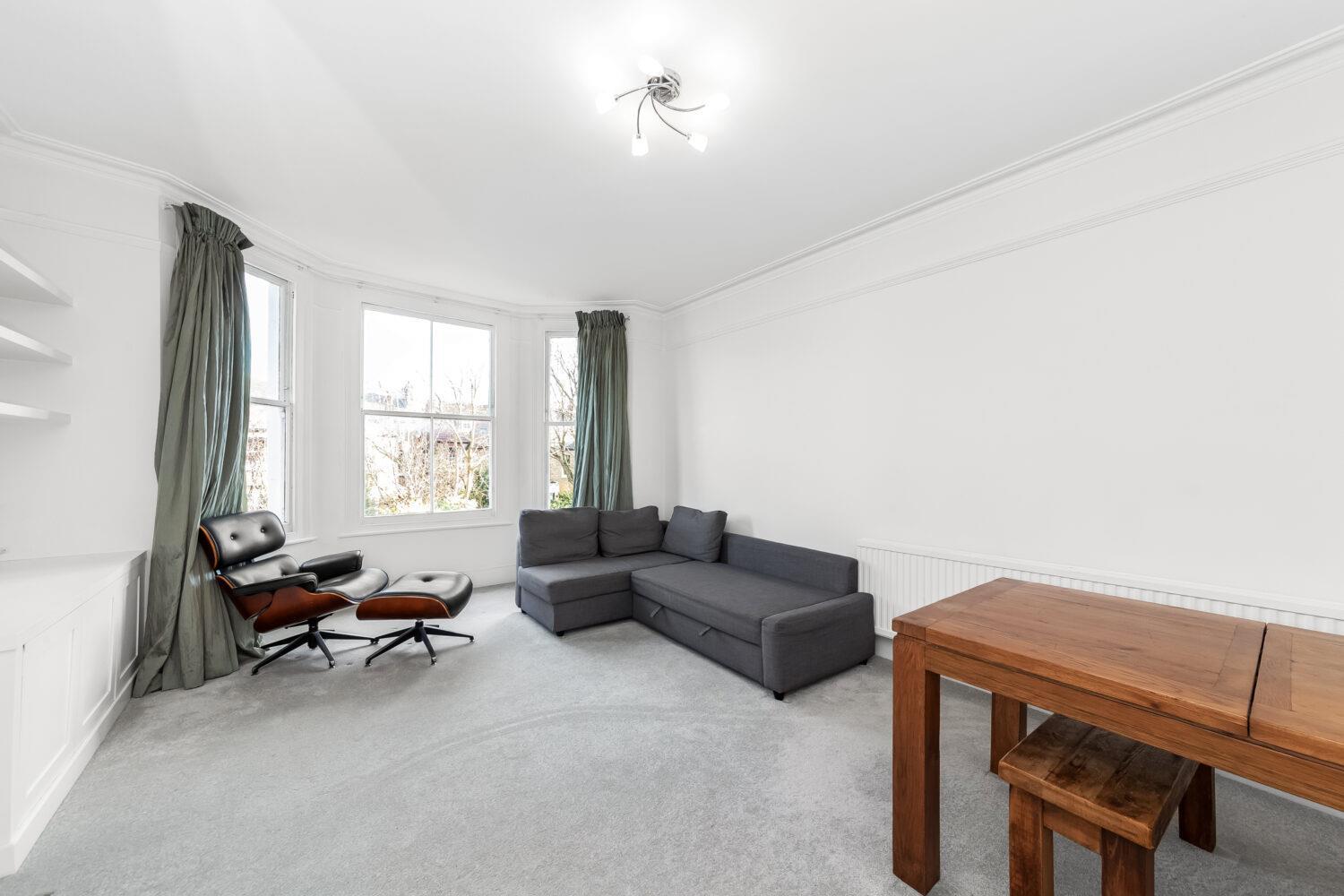 Flat Beckwith Road in Greater London
