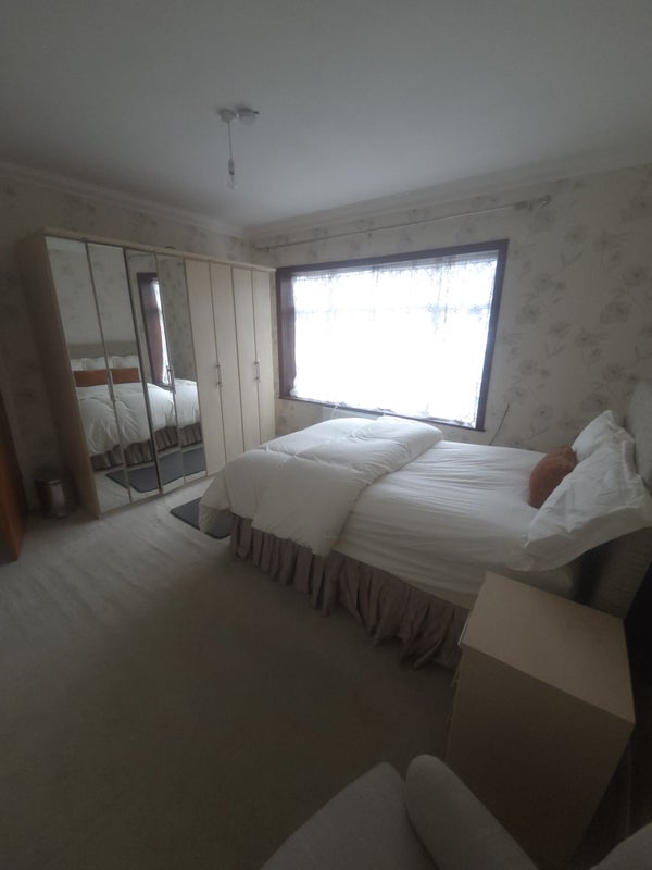 Room Gordon Road in Greater London