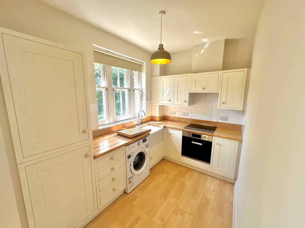 Room Chapelfields in Mid Sussex