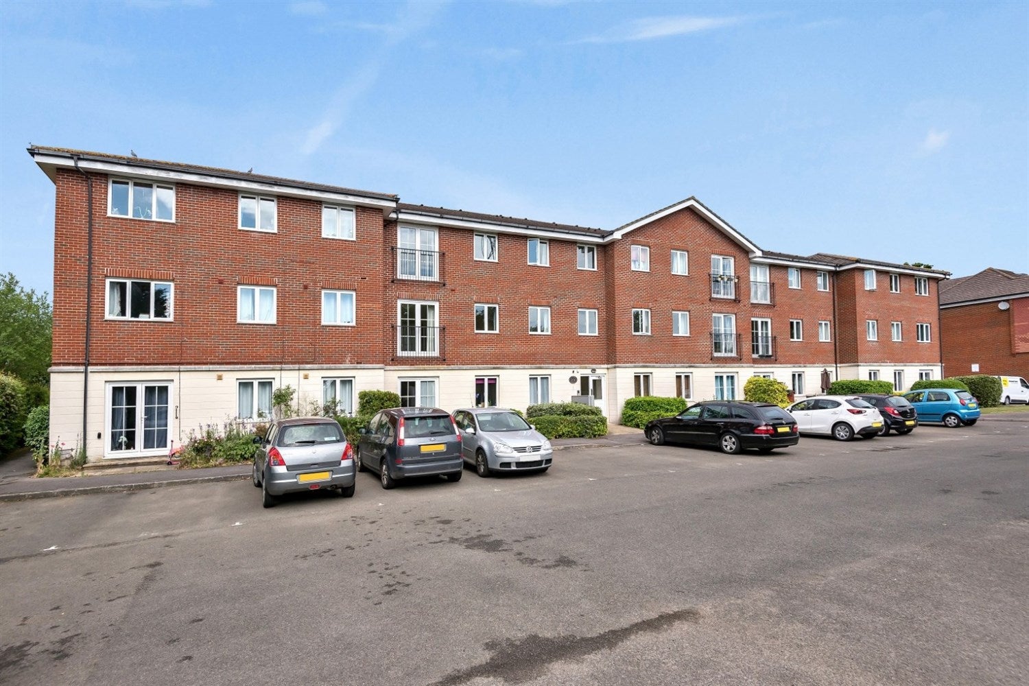 Flat Daux Road in Billingshurst