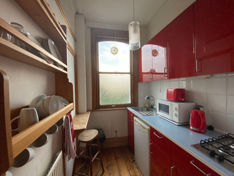 Room Breakspears Road in Greater London