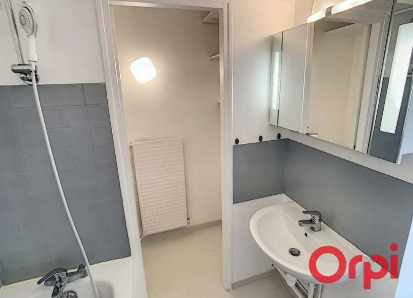 Appartement Rue Joseph Lahuec à Châtenay-Malabry