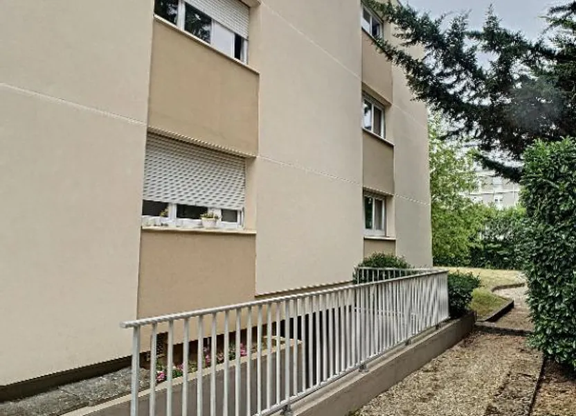 Appartement Rue Joseph Lahuec à Châtenay-Malabry