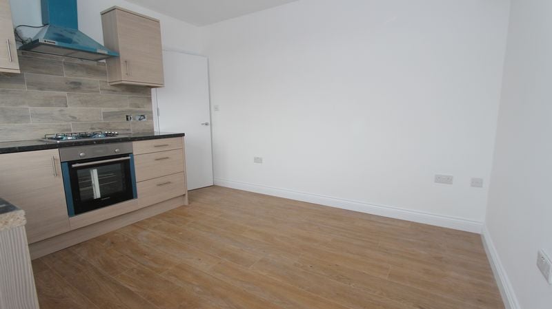 Flat North Circular Road in Greater London