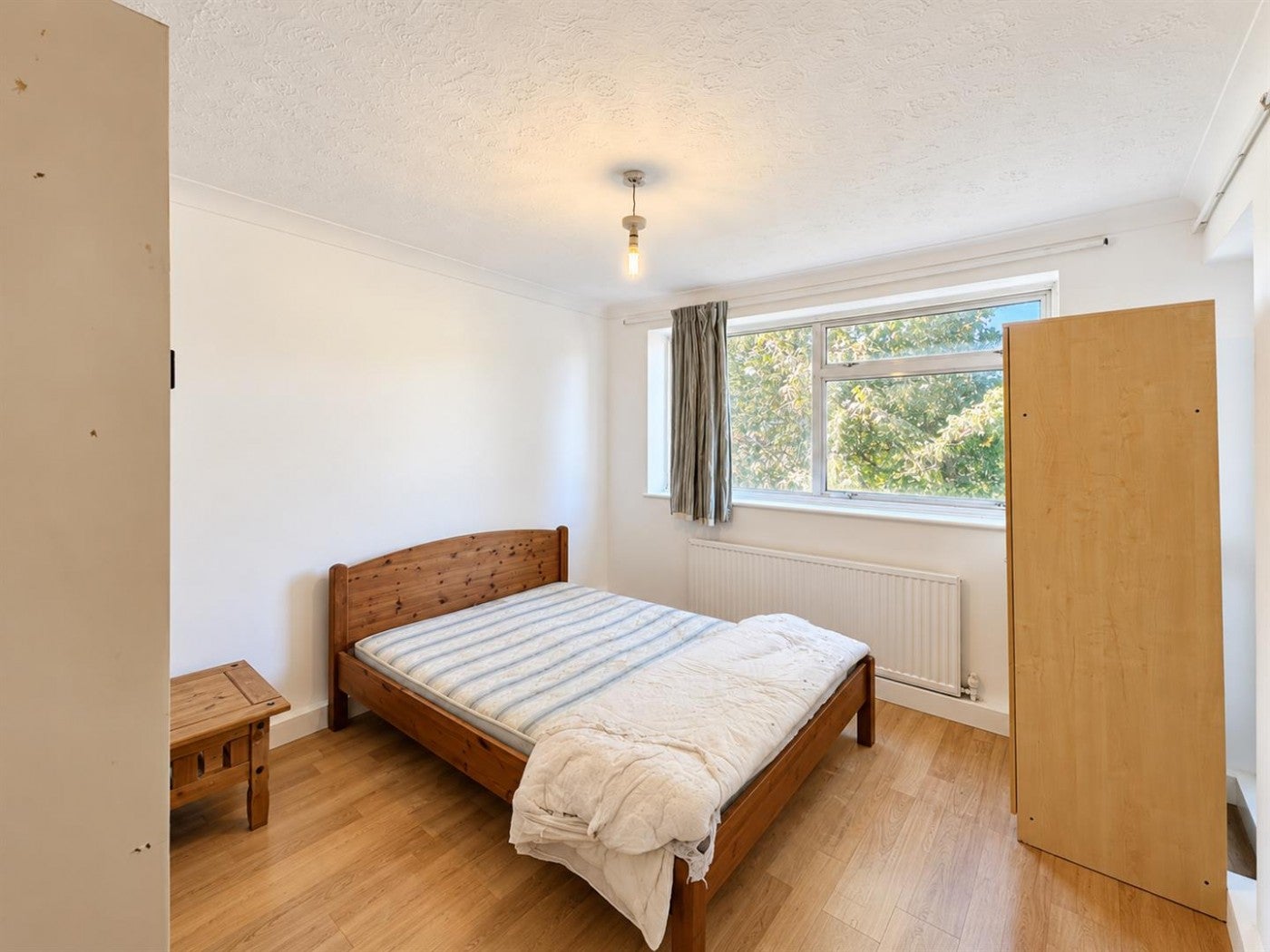 Flat Winchester Avenue in Greater London