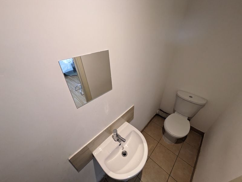 Room Broomhill Road in Ashfield