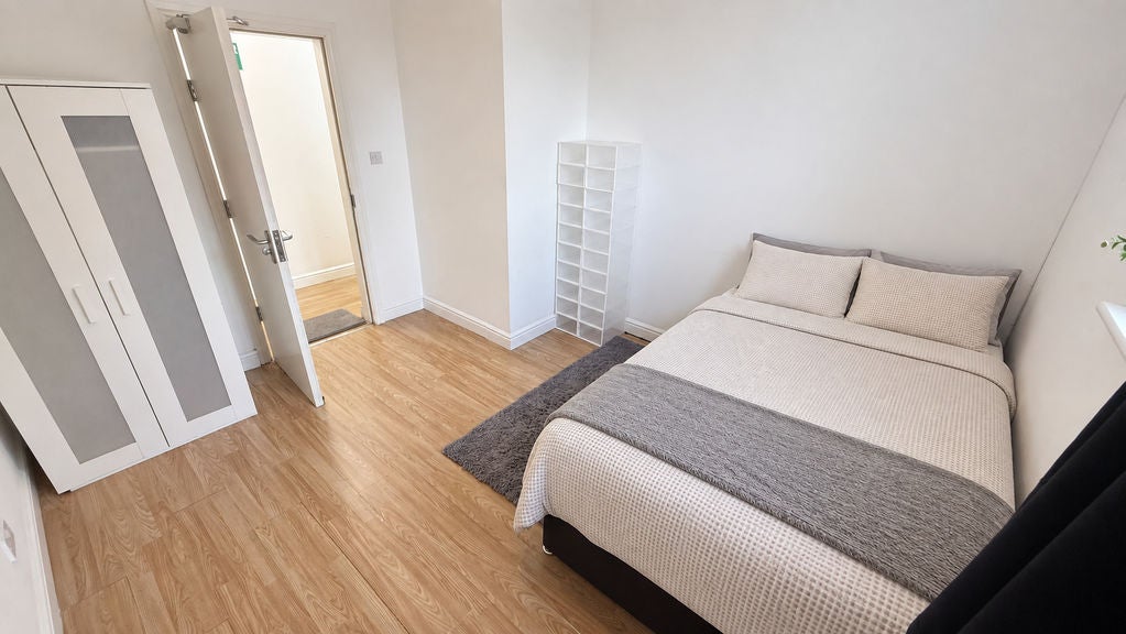 Room Broomhill Road in Ashfield