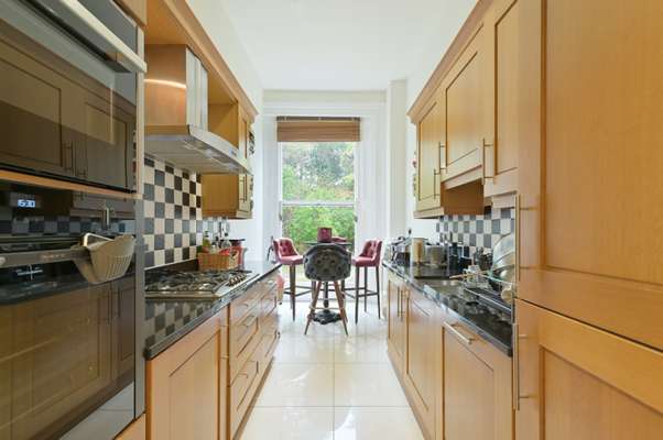 Flat Framewood Road in Slough