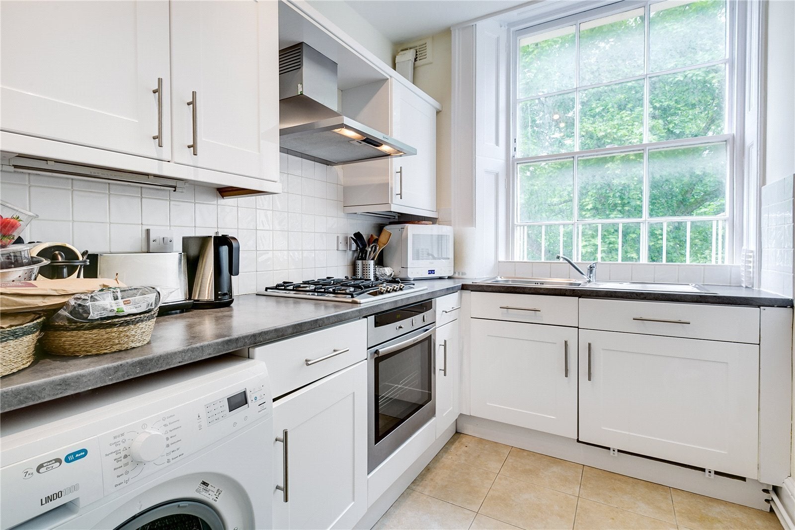 Flat Eccleston Square Mews in City of Westminster