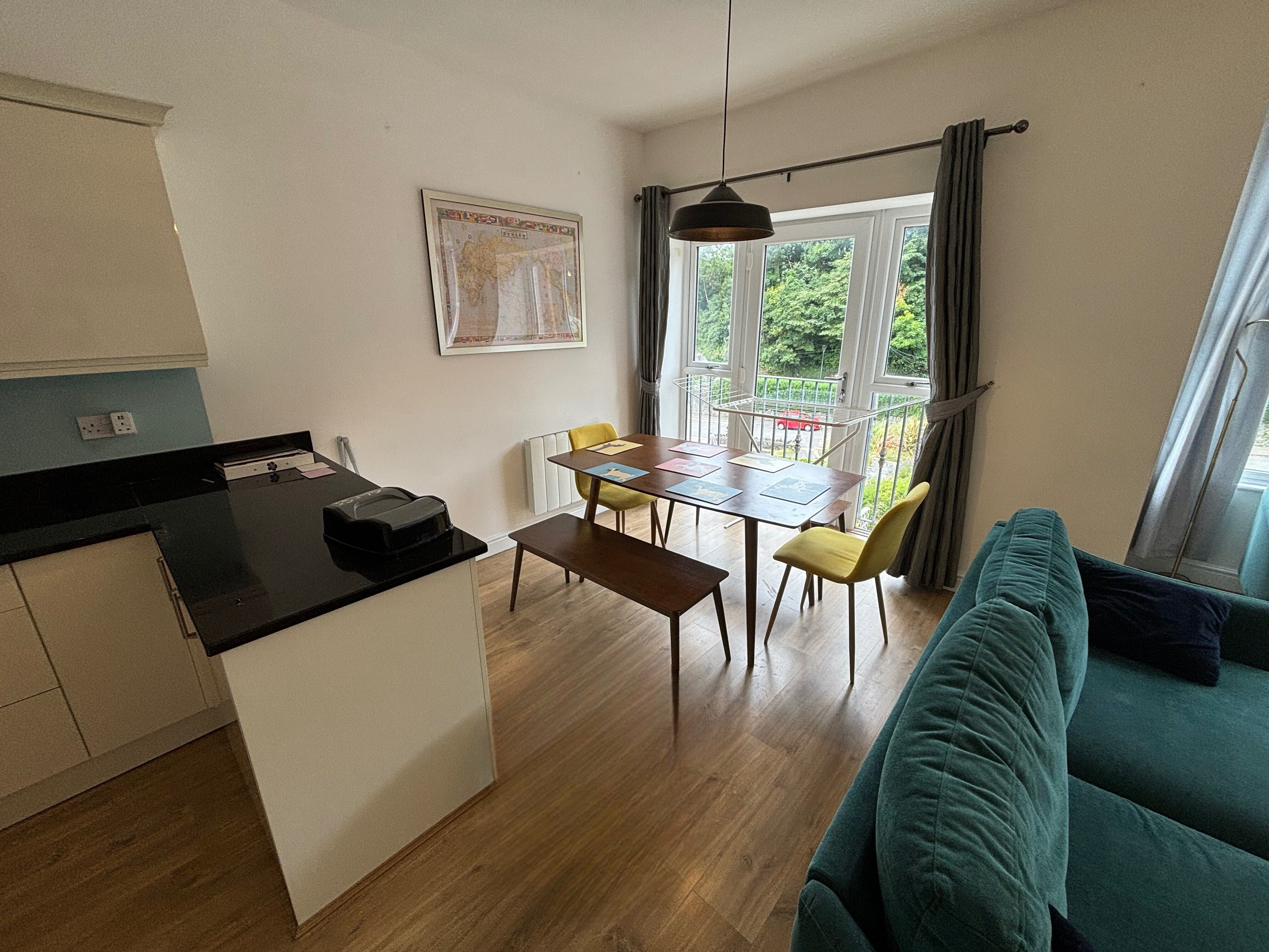 Flat Rotherslade Road in Newton