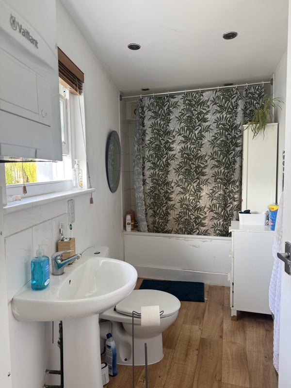 Room Medway Road in Greater London