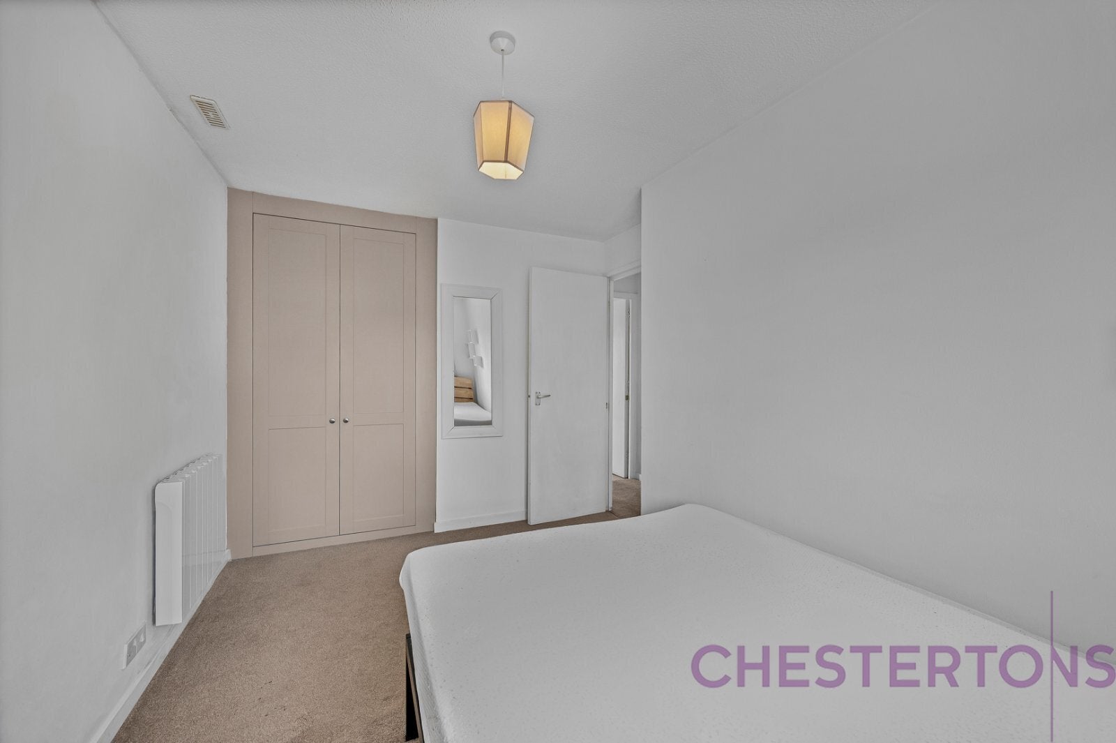 Flat Albion Street in Greater London