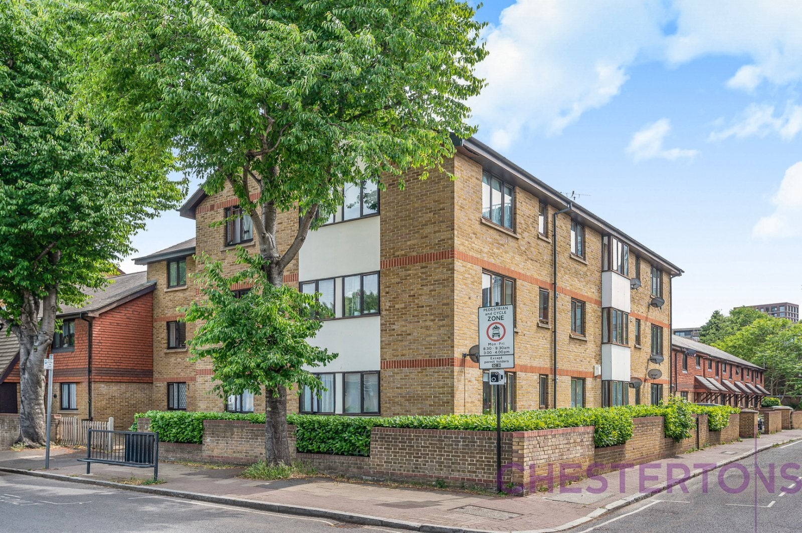 Flat Albion Street in Greater London