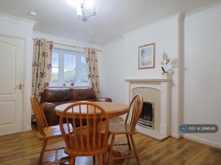 Room Attock Close in Chadderton