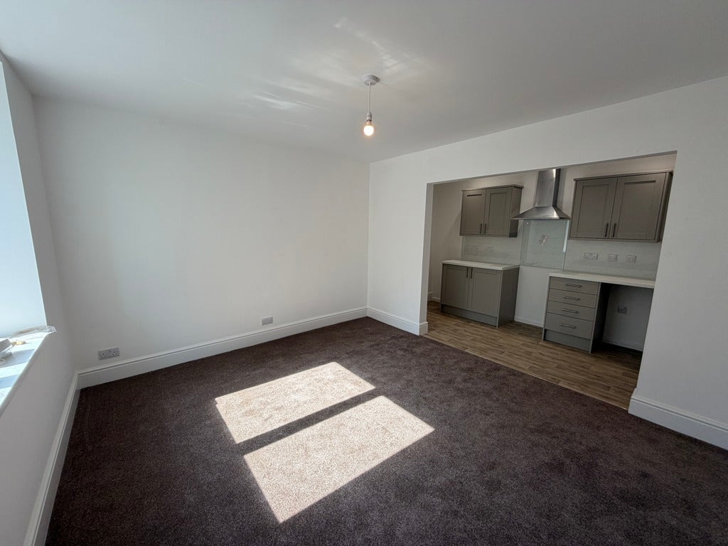 Flat Wakefield Road in Kirklees