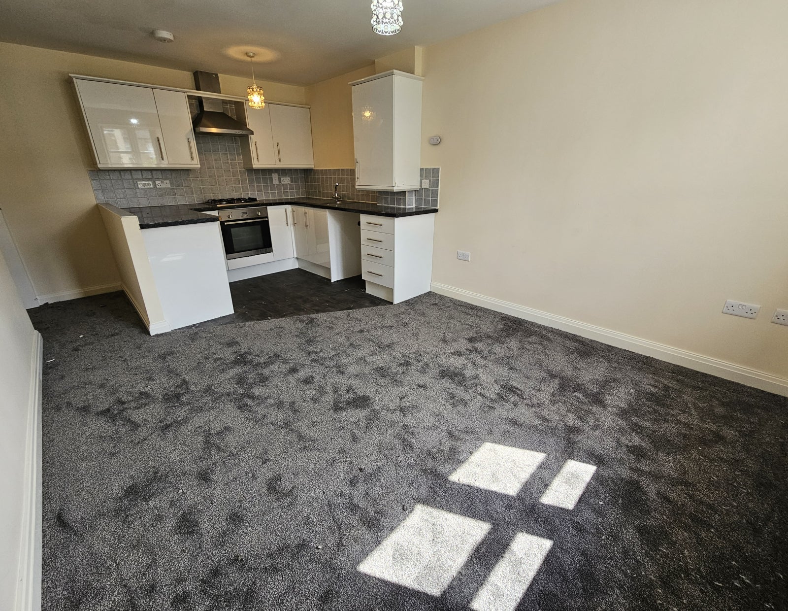 Flat Halifax Road in Kirklees