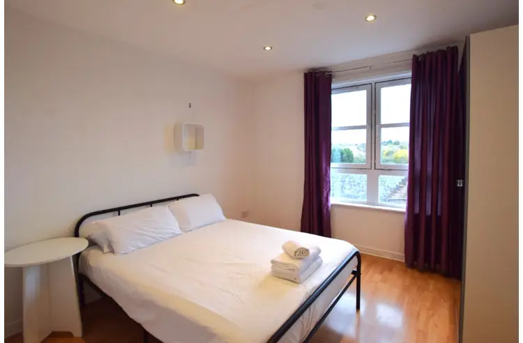 Flat Broughton Road in City of Edinburgh
