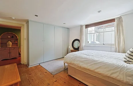 Flat Palace Gardens Terrace in Greater London