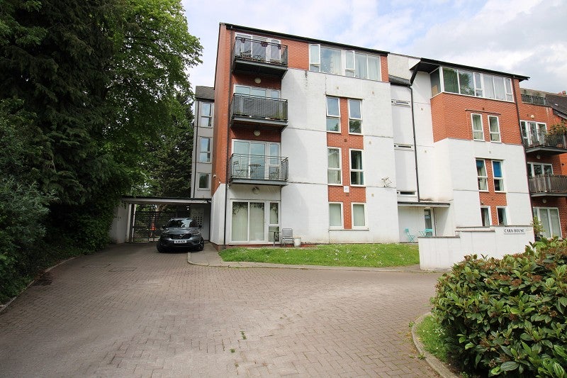 Flat Whalley Road in Manchester