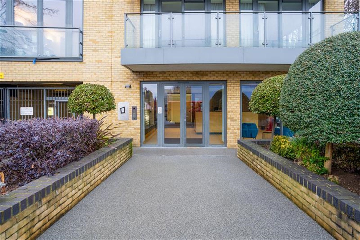 Flat Gifford Street in Greater London