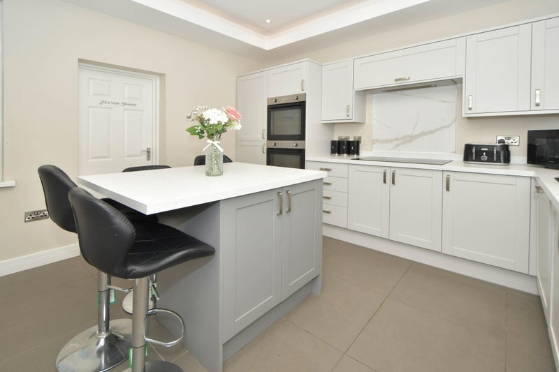 Room Neville Street in Stoke-on-Trent