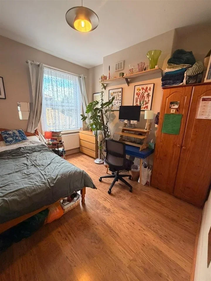 Flat Maygrove Road in Greater London