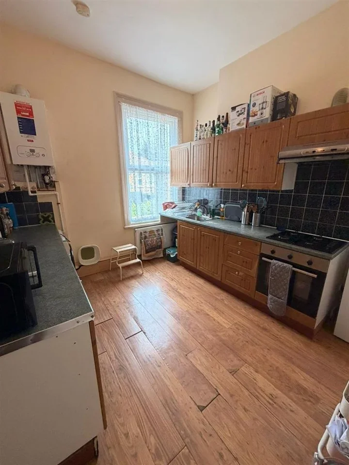Flat Maygrove Road in Greater London