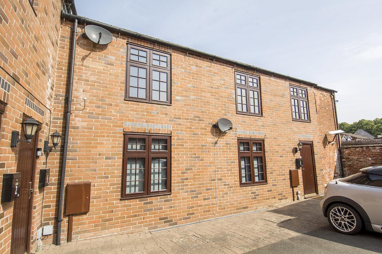 Flat Saint Mary's Road in Harborough