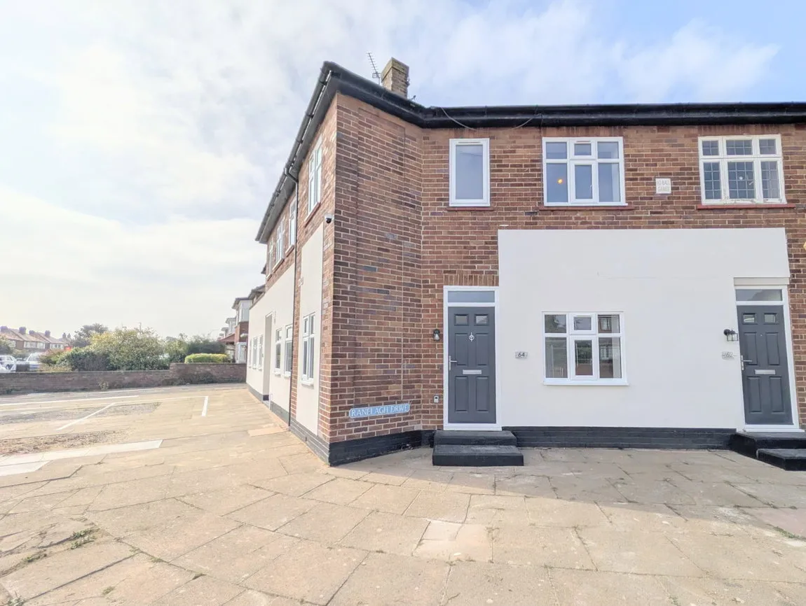 Flat Ranelagh Drive in Southport