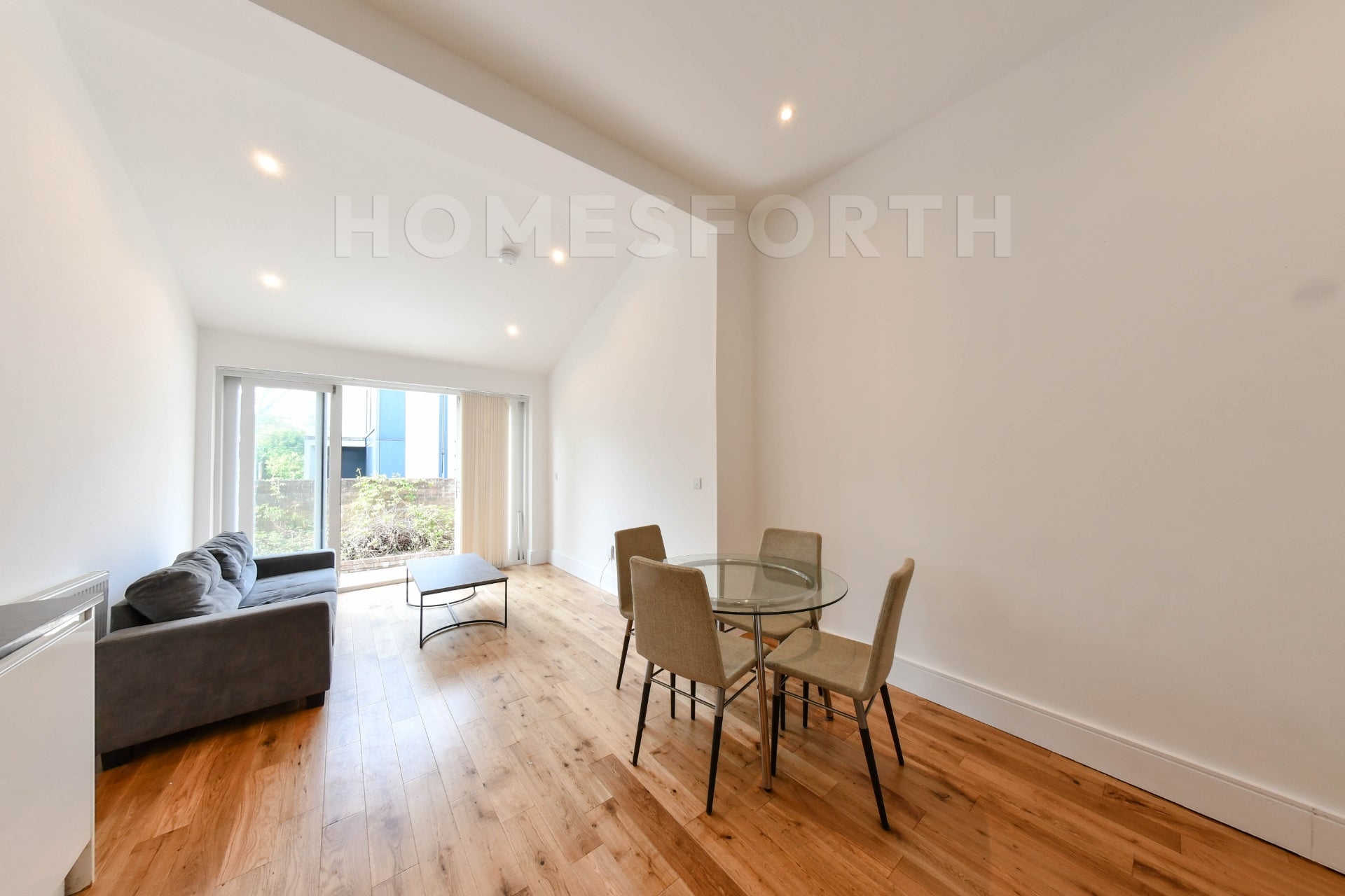 Flat Brondesbury Road in Greater London