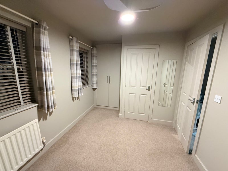 Room Bassledene Court in Sheffield