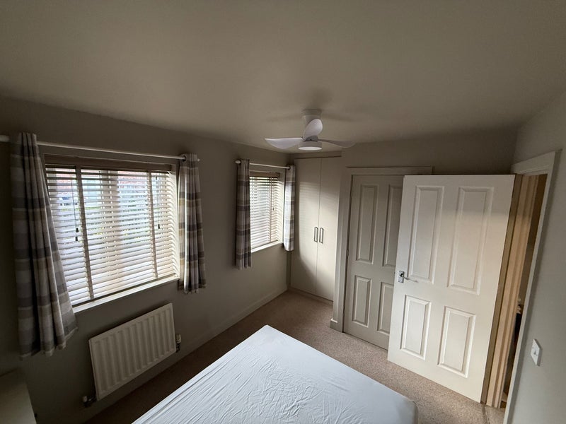 Room Bassledene Court in Sheffield