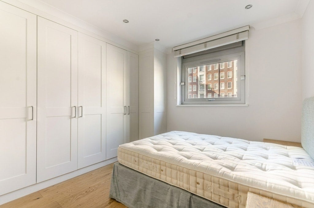 Flat Portman Square in City of Westminster