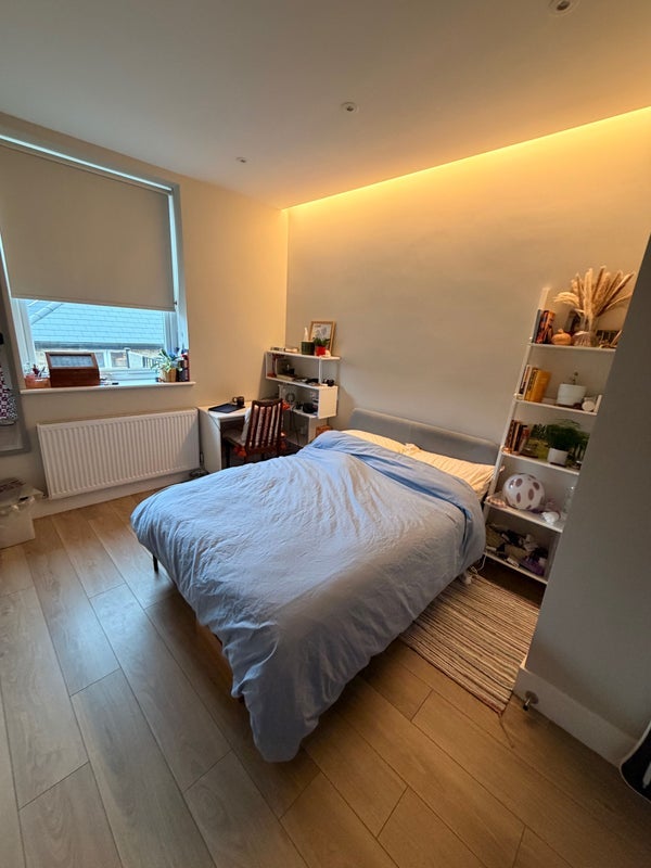 Room High Street in Greater London