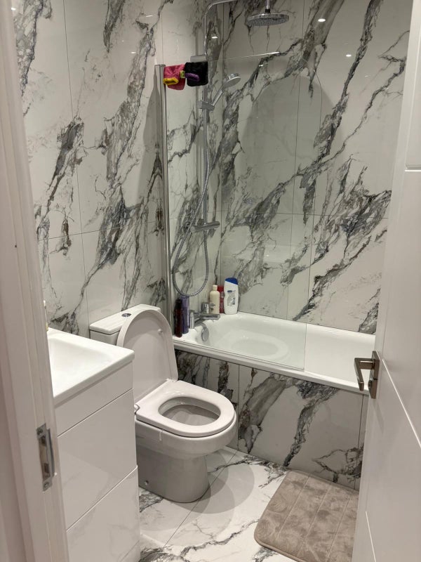 Room High Street in Greater London